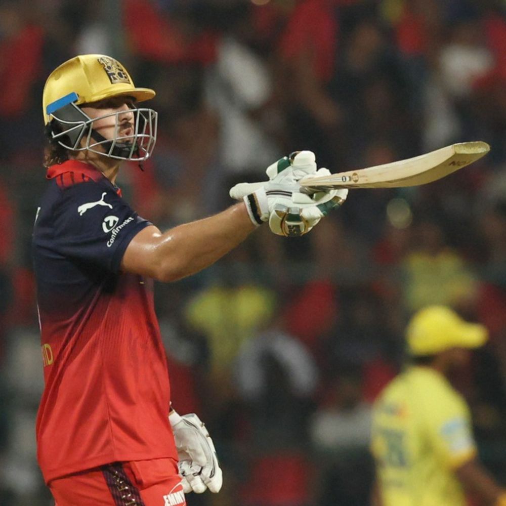 બેંગલુરુએ ચેન્નઈને 251 રનનો ટાર્ગેટ આપ્યો:ડેવિડે 21, પડિકલે 28 બોલમાં ફિફ્ટી ફટકારી; પાટીદારે 48 રન બનાવ્યા