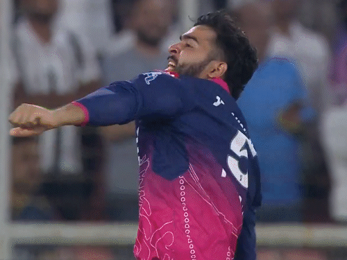 રિયાન પરાગનું મેચ જીત્યા બાદનું અદભુત સેલિબ્રેશન, તેવટિયાની રિવર્સમાં સિક્સ, બટલરથી કેચ છૂટ્યા?