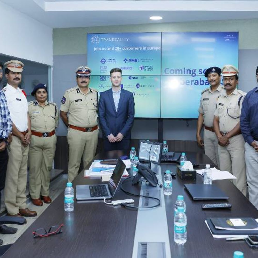 સ્કૂલ બસોનું લંડન જેવું હાઈટેક નેટવર્ક હવે તેલંગાણામાં:એક રૂટ પર અનેક શાળાઓ માટે શેરિંગ બસ, ખાસ એપથી જોડાશે વાલીઓ, શાળા અને આપરેટર્સ