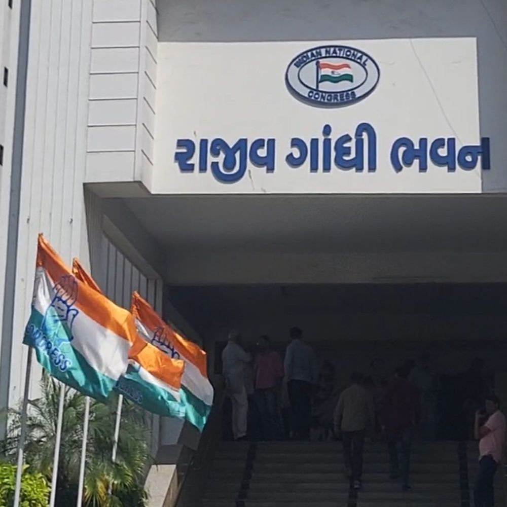 અમદાવાદ મ્યુનિસિપલ કોર્પોરેશનની ચૂંટણી માટે કોંગ્રેસે પહેલી યાદી જાહેર કરી:48 વોર્ડમાંથી 32 વોર્ડમાં 92 ઉમેદવારના નામની જાહેરાત કરાઈ, 42 મહિલા ઉમેદવારને મેદાને ઉતારવામાં આવી