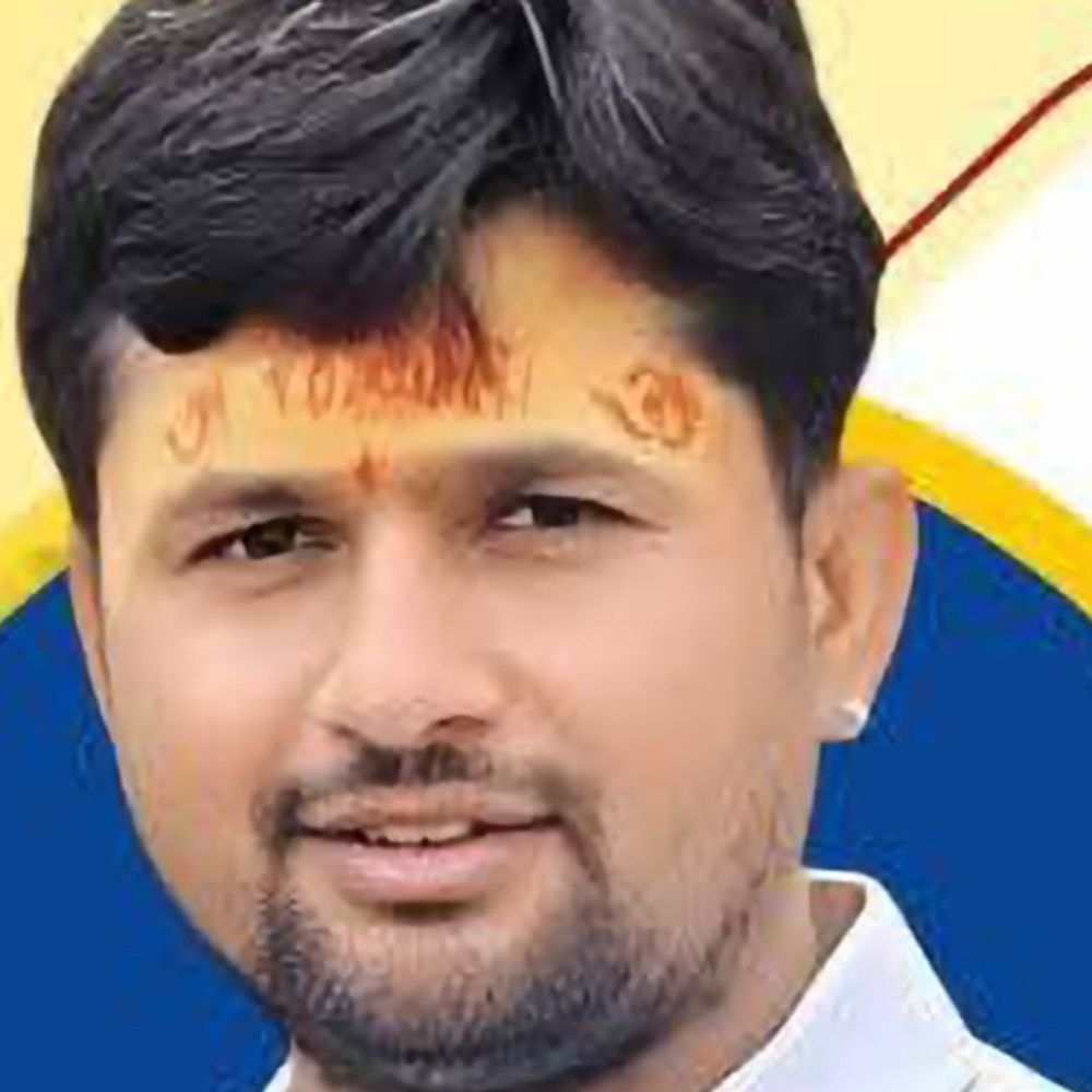 AAP ગુનેગારો-આયાતી પર મહેરબાન?:સુરતમાં ખંડણી-ઉઘરાણા સાથે પોસ્ટરકાંડના આરોપીની પત્નીને પણ ટિકિટ મળી, કોંગ્રેસ છોડી આવેલા 7 માટે લાલ જાજમ ખોલી