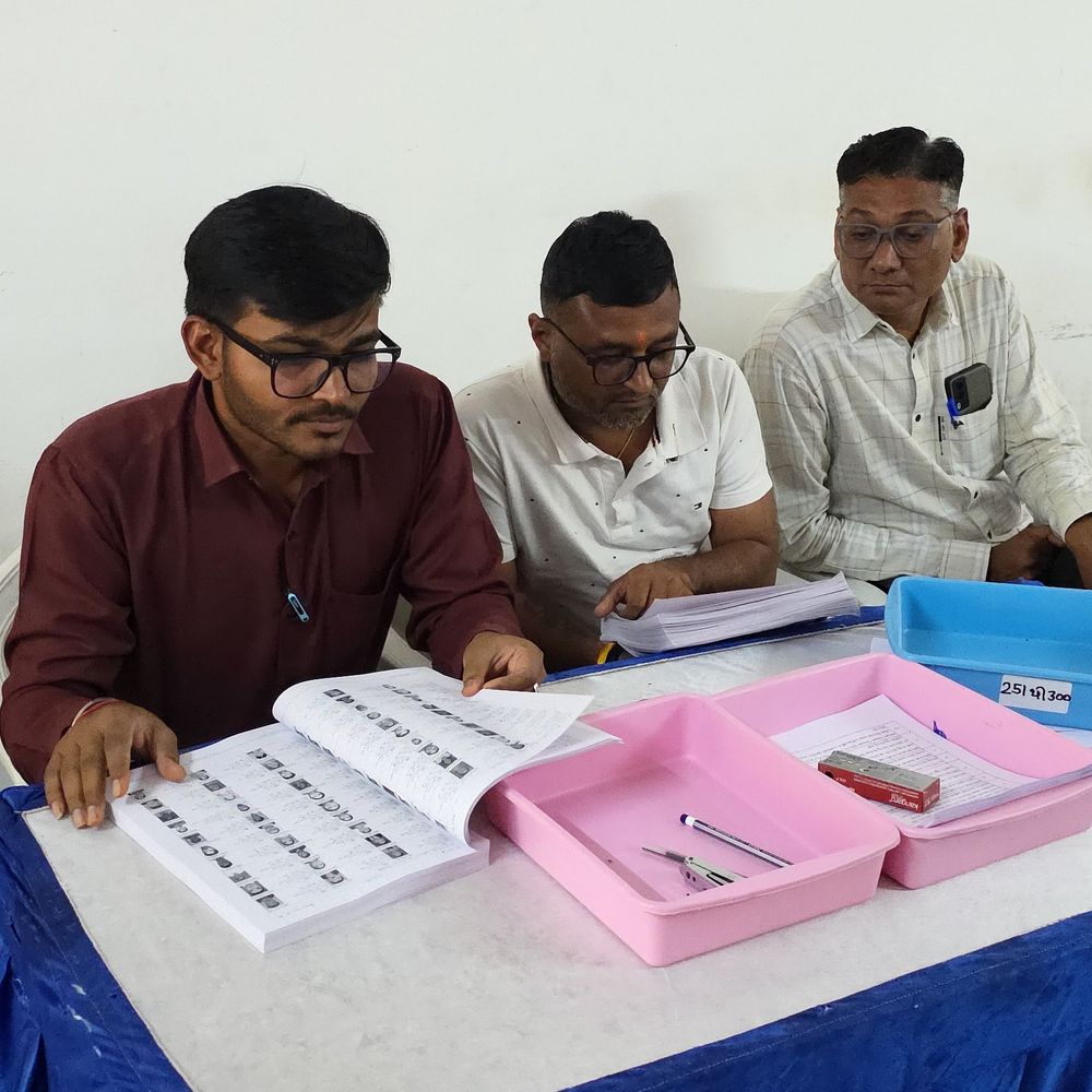 પાટણ નગરપાલિકા ચૂંટણી માટે ઉમેદવારી ફોર્મનું વિતરણ શરૂ:દસ્તાવેજો અને પુરાવાની યાદી જાહેર, શૌચાલય, બાળકોની સંખ્યા અંગેના એકરારનામા સહિત 19 મુદ્દાઓનો સમાવેશ