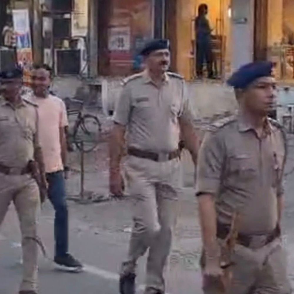 સુરેન્દ્રનગરમાં સ્થાનિક સ્વરાજ ચૂંટણી માટે પોલીસ ફૂટ પેટ્રોલિંગ શરૂ કરી કાયદો વ્યવસ્થા જાળવશે.