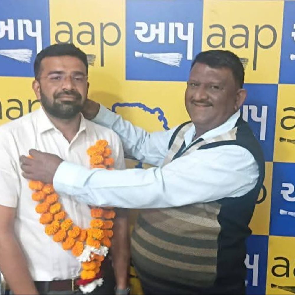 AAPના જિલ્લા SC સેલ પ્રમુખનું પાર્ટીને અલવિદા:ઈસુદાન અને તેની ટીમને 'ચોર ચપાટા' અને 'લુચ્ચા' માણસોનું સંગઠન કહ્યું, ભ્રષ્ટાચારી ગણાવી ટિકિટો વેચવાનો લગાવ્યો આરોપ