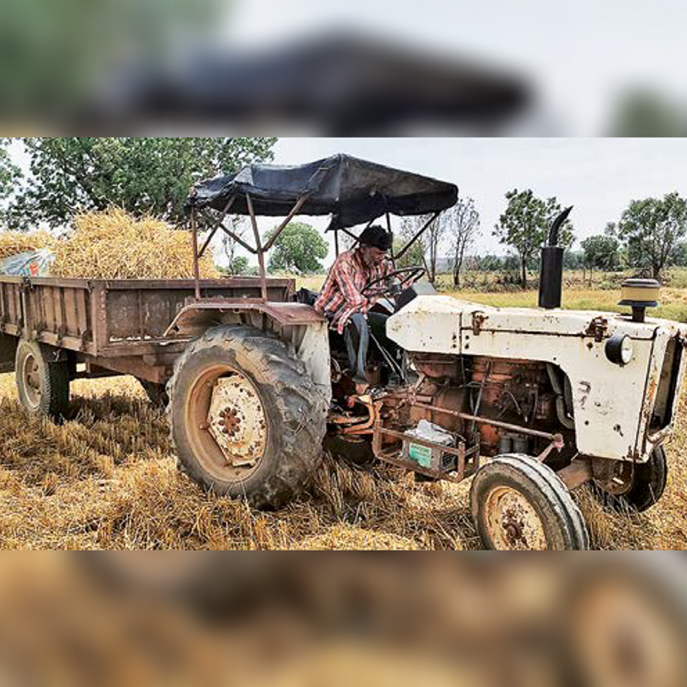 મંડે પોઝિટીવ: બંને હાથ વિના પણ હરજીન્દ્રસિંઘની ખેતી, દૃઢ નિશ્ચયથી નરાના 54 વર્ષીય શીખ ખેડૂત.