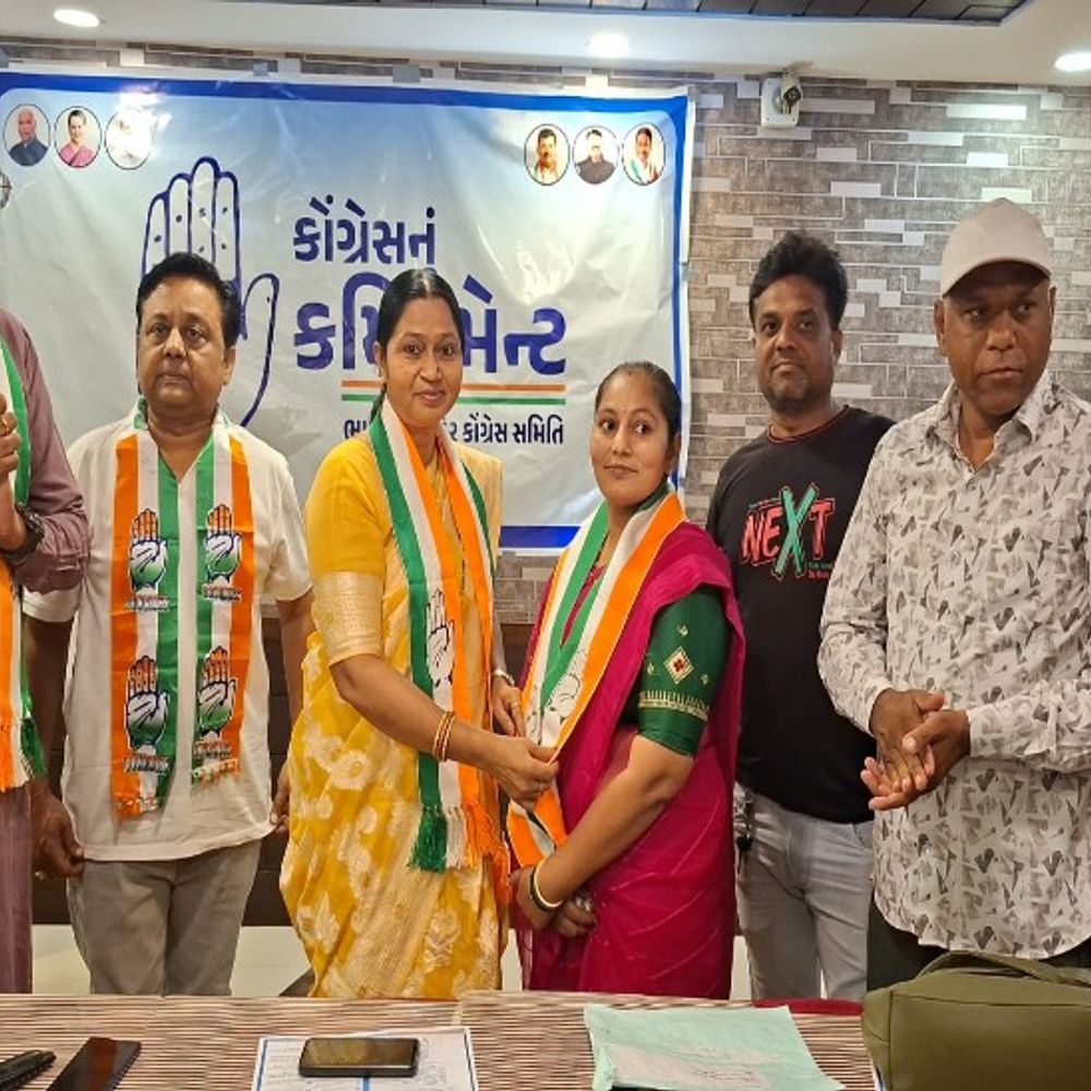 ચૂંટણી પૂર્વે રાજકીય ગરમાવો ભાજપમાં ભડકો:કોંગ્રેસે મેનિફેસ્ટો જાહેર કર્યો, ભાજપના પૂર્વ નગરસેવિકા સેજલબેન કોંગ્રેસમાં જોડાયા