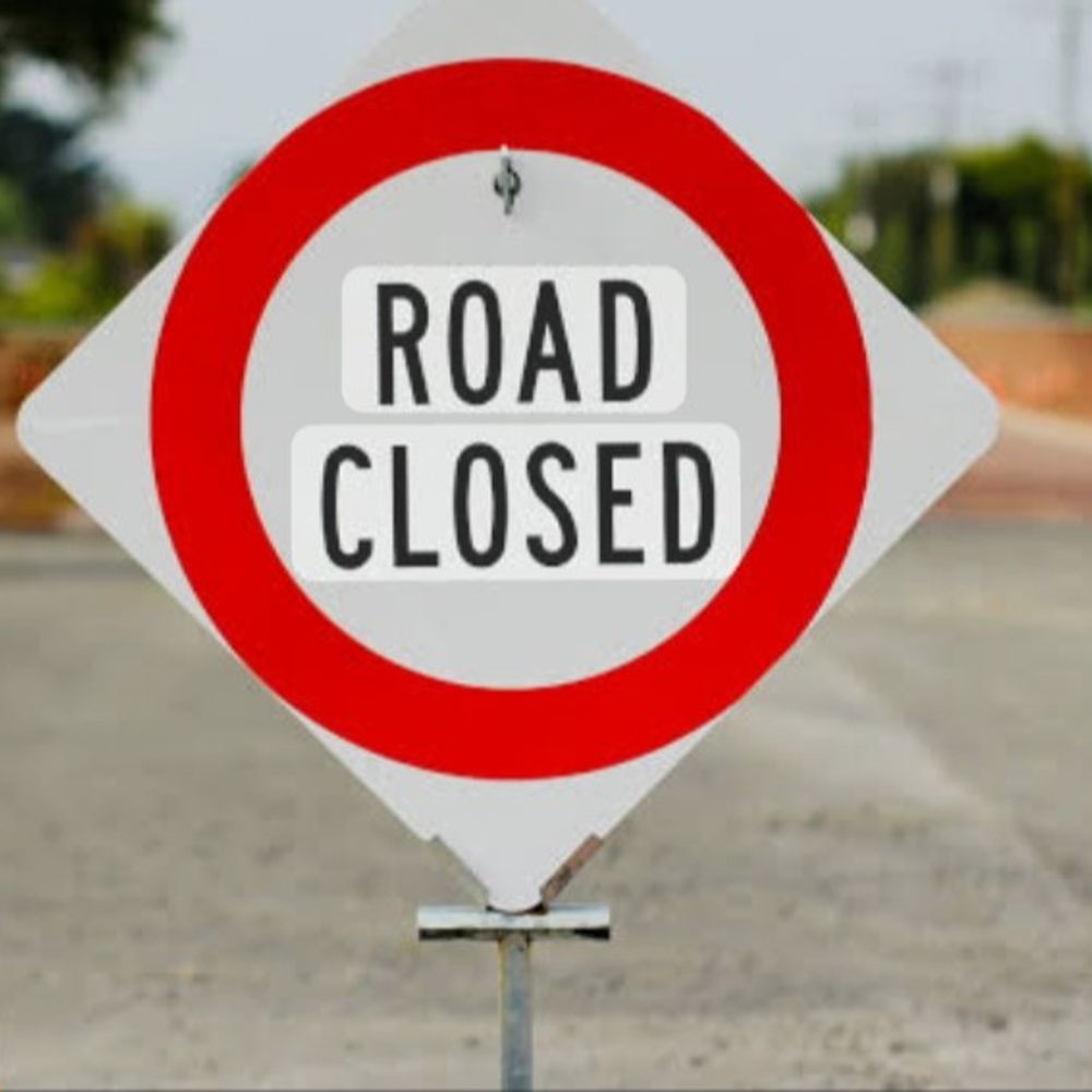 ગોલ્ડન ચોકડી પાસે આજથી 20 દિવસ રસ્તો બંધ:વાહનચાલકોએ વૈકલ્પિક રૂટનો ઉપયોગ કરવો વિનંતી, વરસાદી ગટરની કામગીરી શરૂ