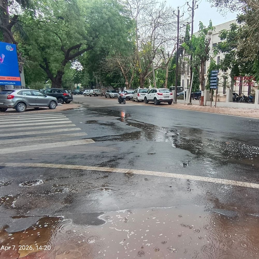 આણંદમાં વાતાવરણમાં પલટો:છૂટાછવાયા વરસાદી ઝાપટાથી જનજીવન પ્રભાવિત