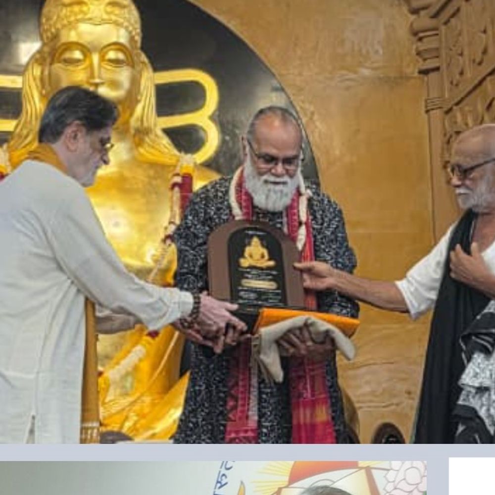 ચિત્રકાર કનુ પટેલને કૈલાસ લલિતકલા એવોર્ડ મળ્યો:મોરારી બાપુએ હનુમાન જન્મોત્સવ સમારોહમાં સન્માનિત કર્યા