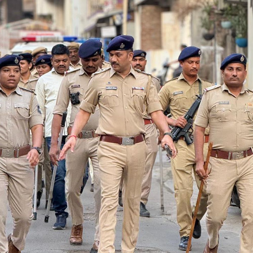 નર્મદામાં સ્થાનિક સ્વરાજ્યની ચૂંટણીઓ જાહેર:રાજપીપળા શહેરી વિસ્તારમાં પોલીસની ફ્લેગમાર્ચ યોજાઈ