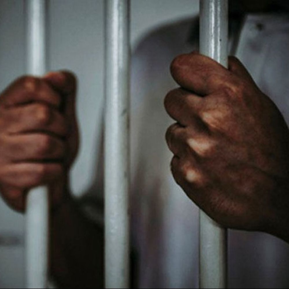 ગુજરાત હાઇકોર્ટના બનાવટી ઓર્ડરનો કેસ:ગ્રામ્ય કોર્ટે આરોપીને 3 વર્ષની કેદની સજા ફટકારી, હાઇકોર્ટના એક્ટિંગ ચીફ જસ્ટીસના આદેશ પર સોલા પોલીસ મથકે ફરિયાદ નોંધાવાઈ હતી