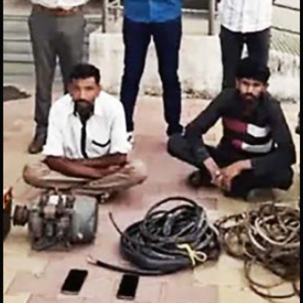 કચ્છના ચુબડકમાં 72 હજારની ચોરી કરનાર 2 આરોપી પકડાયા.