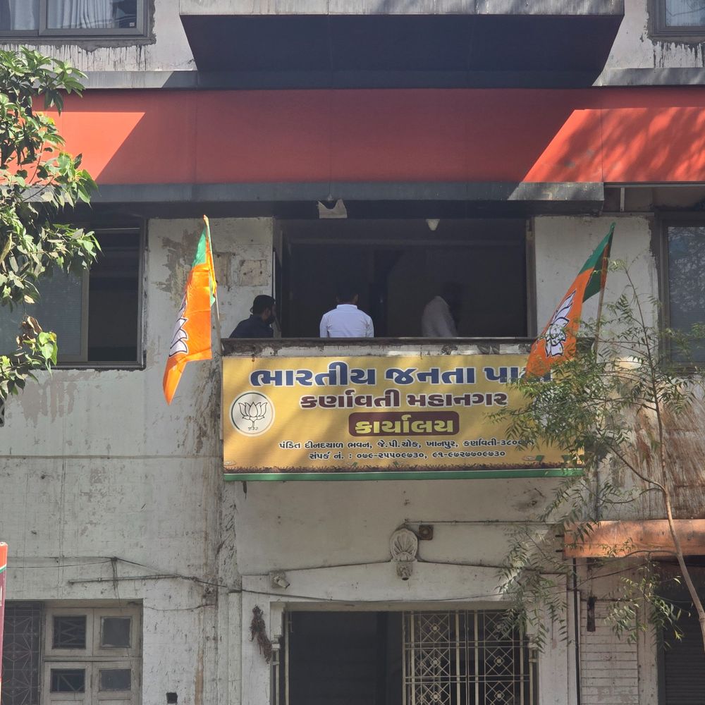 અમદાવાદમાં ભાજપના 70% કોર્પોરેટરોની ટિકિટ કપાશે:12 વોર્ડમાં આખી પેનલ બદલાશે; કોણ કપાશે, રિપીટ થશે, જુઓ લિસ્ટ