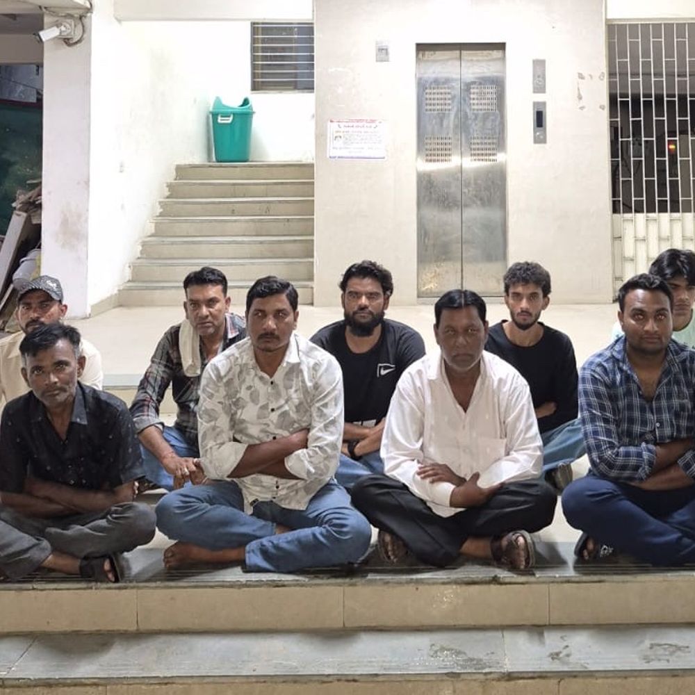 પોલીસે આરોપીઓને કાન પકડાવી ઉઠકબેઠક કરાવી;