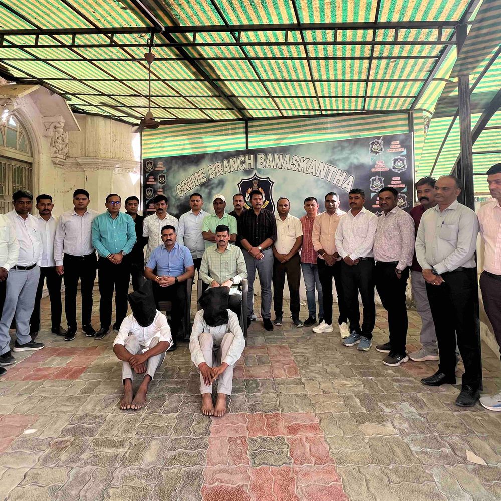 બનાસકાંઠા પોલીસે બાળ તસ્કરીનો પદાર્ફાશ કર્યો:4 વર્ષના બાળકને શોધવા 'ઓપરેશન દેવ' શરૂ કર્યું, દોઢ લાખમાં અન્ય રાજ્યમાં વેચે તે પહેલા બે આરોપીને ઝડપ્યા