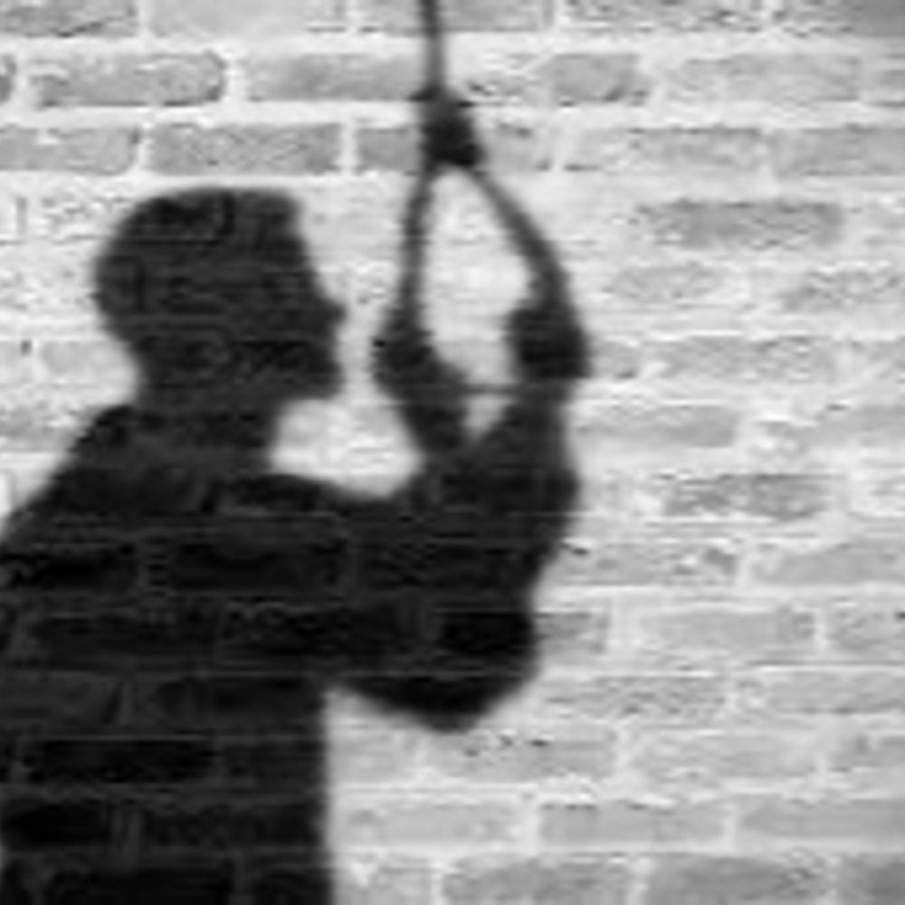 રાજકોટમાં એસિડ પી પ્રૌઢે કરી આત્મહત્યા:બાથરૂમમાં પડી જવાથી ગોળો ભાંગી જતા ઓપરેશન કરાવ્યું, બેડરેસ્ટથી કંટાળેલા વૃદ્ધનો ગળેફાંસો ખાઈ આપઘાત