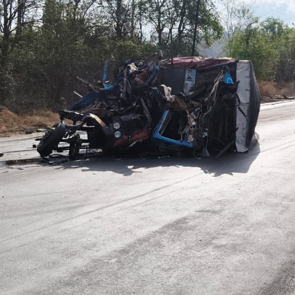 અકસ્માત:કુંભ ઘાટ પર કન્ટેનરનો બ્રેક ફેલ થતા 4 વાહનોને અડફેટે લેતા એકનું મોત