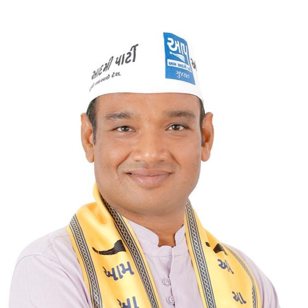 સુરત મનપા ચૂંટણીને લઈ AAPનું બીજું લિસ્ટ જાહેર:માસ્ટર સ્ટ્રેટેજીસ્ટ મનોજ સોરઠીયા અને ધર્મેશ ભંડેરી મેદાનમાં ઉતાર્યા, 25 નવા ઉમેદવારો જાહેર; બે ઉમેદવાર બદલાયા