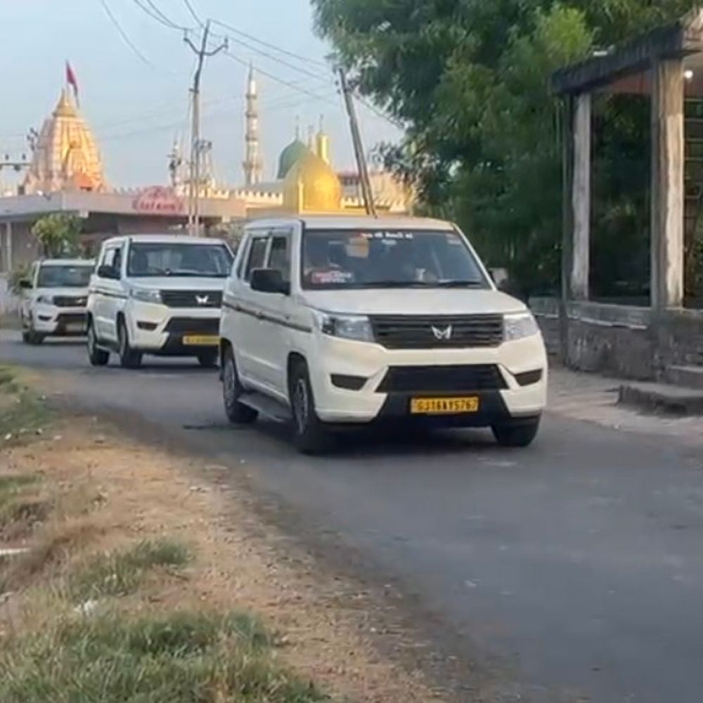 ભરૂચના બંબુસર ગામમાં વીજ કંપનીના દરોડા:વહેલી સવારે કાર્યવાહી, અનેક ઘરોમાં વીજ ચોરી ઝડપાઈ