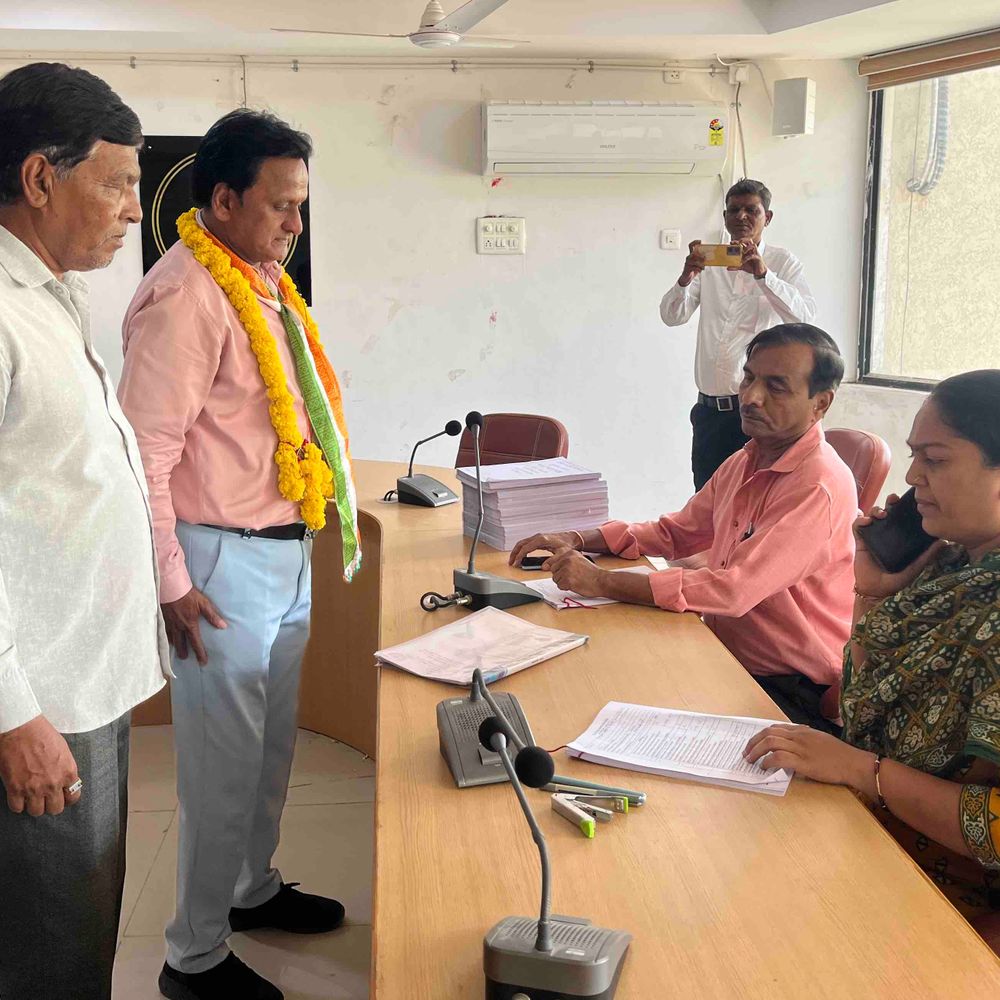 પાલનપુર પાલિકા ચૂંટણી: ઉમેદવારી ફોર્મ ભરવાની શરૂઆત:કોંગ્રેસ અને AAPના ઉમેદવારોએ ફોર્મ રજૂ કર્યા