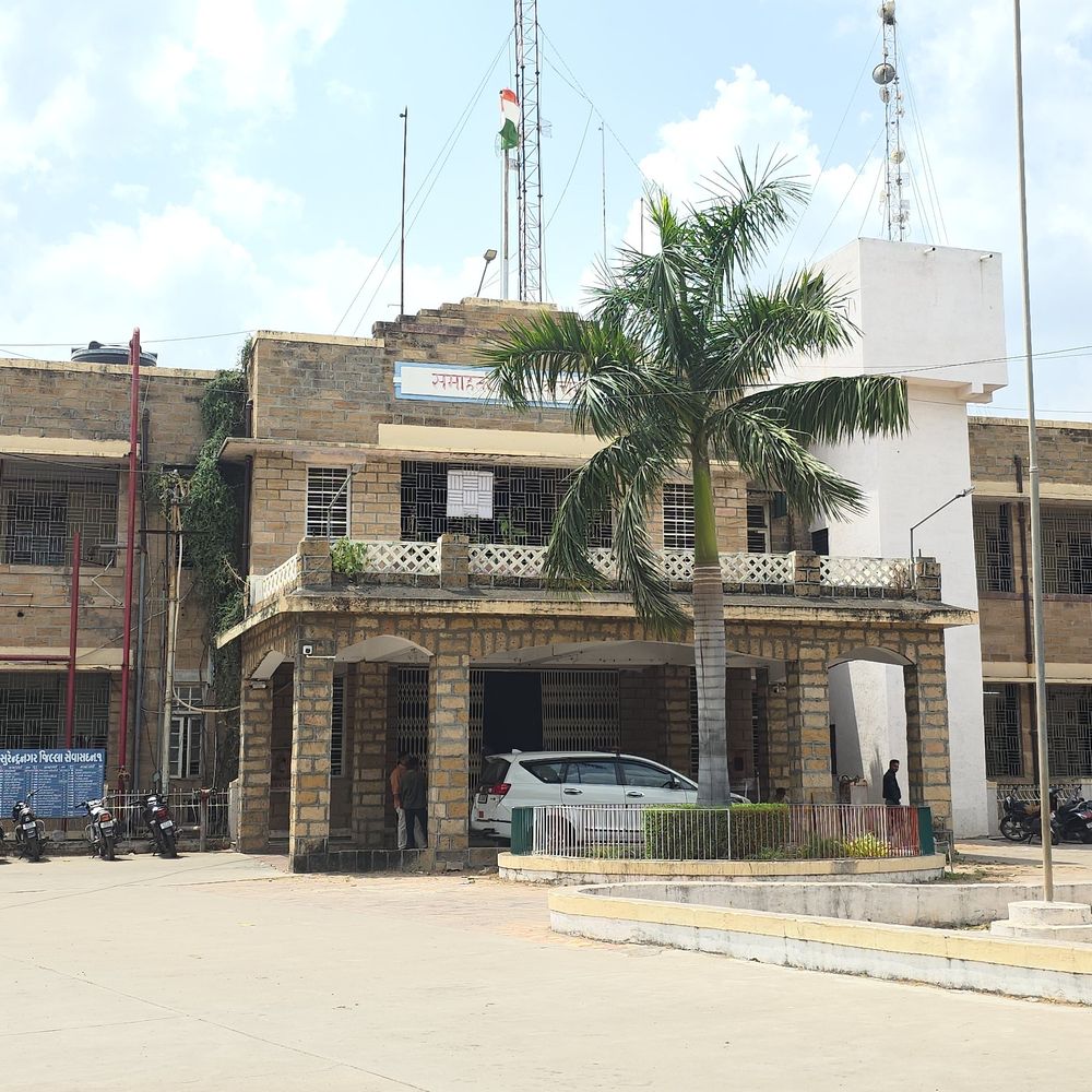 સુરેન્દ્રનગરમાં મોબાઈલ વેપારીઓ માટે રજિસ્ટર ફરજિયાત:ચોરીના મોબાઈલ અને ગુના રોકવા જાહેરનામું