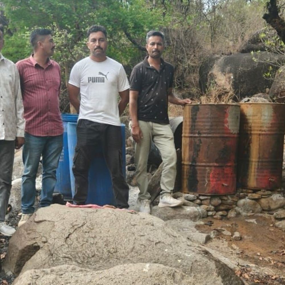 બરડા ડુંગરમાંથી દેશી દારૂની બે ભઠ્ઠીઓ ઝડપાઈ:રાણાવાવ પોલીસે દરોડા પાડી ગુનો નોંધ્યો