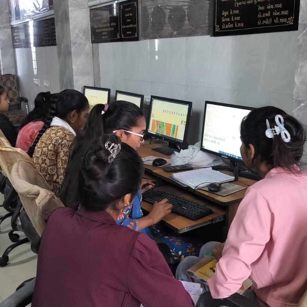 નિર્ધાર સંસ્થાના તાલીમ કેન્દ્રોની 13મી બેન્ચ શરૂ:સુરેન્દ્રનગરમાં બ્યુટી પાર્લર, શિવણ, કમ્પ્યુટર તાલીમનો શુભારંભ