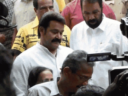 આસામ, કેરળ, અને પુડુચેરીમાં 296 બેઠકો પર મતદાન થયું.