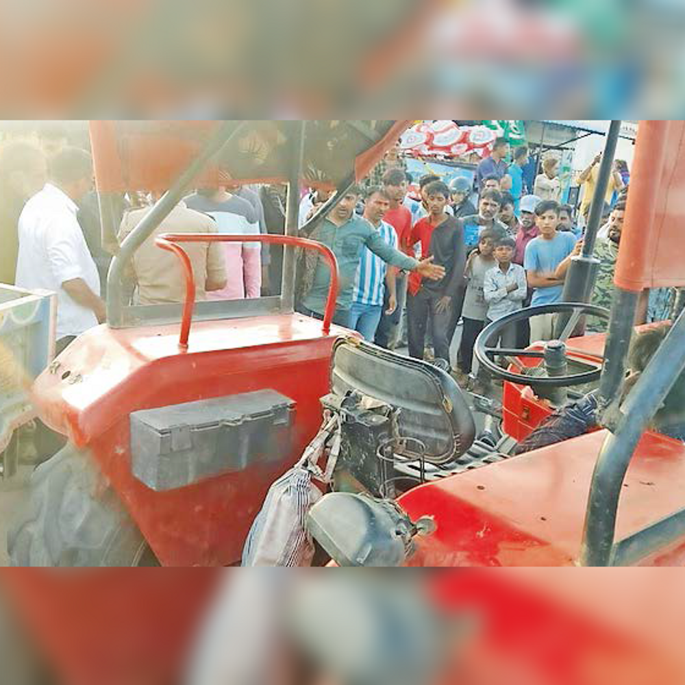 રોંગ સાઈડના ટ્રેક્ટરે અકસ્માત સર્જ્યો.