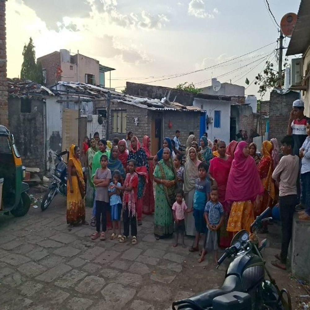 ચૂંટણી ટાણે નેતાઓના વાયદા, પણ પછી પ્રજા લાચાર:ભાવનગરના વડવા-બ વોર્ડના વિસ્તારમાં આવતા મોતીતળાવ વિસ્તારમાં ગટર અને ગંદકીના ગંભીર પ્રશ્નો