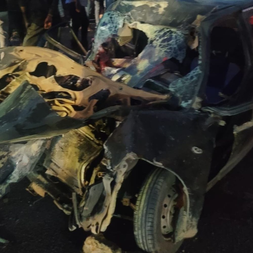 પાટણમાં સાંતલપુર નેશનલ હાઇવે પર અકસ્માત:ટેન્કર અને અલ્ટો કાર વચ્ચે ટક્કરમાં એક જ પરિવારના 3 લોકોના ઘટનાસ્થળે મોત, 4 ઈજાગ્રસ્ત