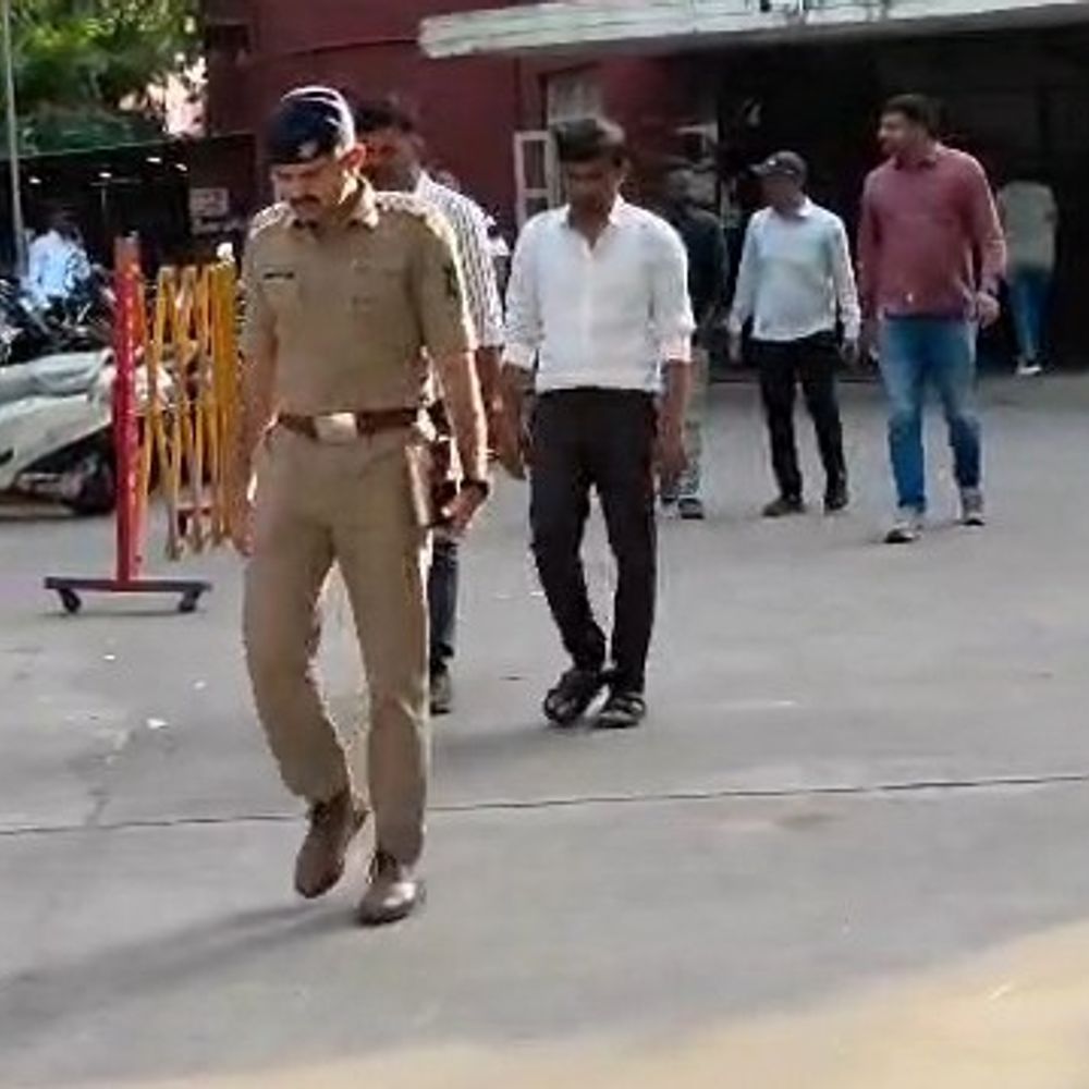 GST એકાઉન્ટ ચાલુ કરાવવાના બહાને ₹60 લાખની છેતરપિંડી:AAPના સૌરાષ્ટ્ર ઝોનના પ્રભારી પ્રકાશ દોંગા સહિત 2ની ધરપકડ, એક દિવસના રિમાન્ડ પર