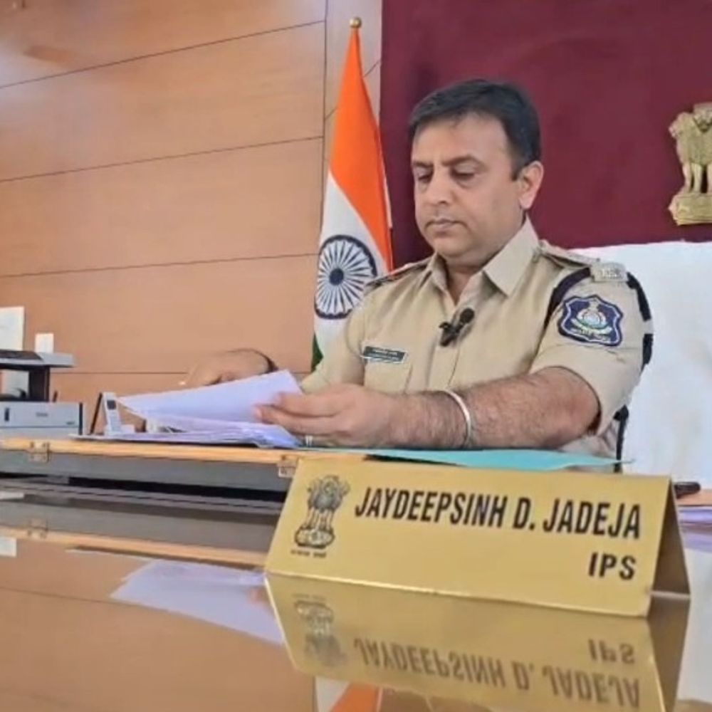 ગીરસોમનાથમાં ચૂંટણી પહેલાં પોલીસ એક્શનમાં:15 ચેકપોસ્ટ, 1049 સામે અટકાયતી પગલાં; 40 હિસ્ટ્રીશીટરો પર પોલીસની નજર