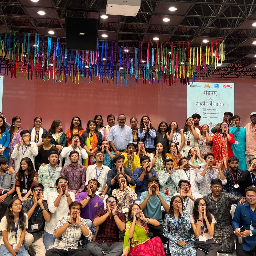 ઇન્ડસ યુનિવર્સિટીમાં 'મંડપમ્ × માટી કી મહેક' થીમ આધારિત સાંસ્કૃતિક કાર્યક્રમમાં ભજન ક્લબિંગ આકર્ષણનું કેન્દ્ર બન્યું.