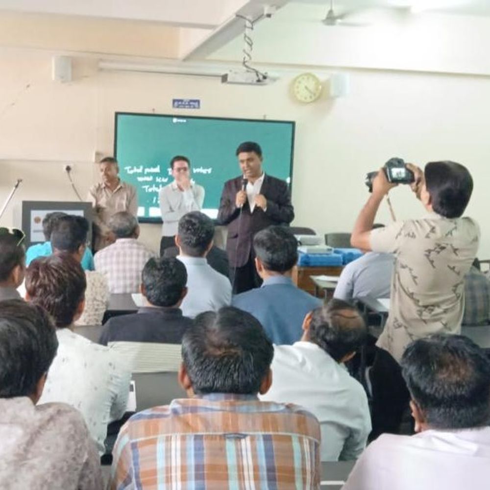 ચોટીલામાં ચૂંટણીલક્ષી પ્રથમ તાલીમ કાર્યક્રમ યોજાયો:પ્રિસાઇડીંગ, પોલીંગ ઓફિસરોને ચૂંટણી પ્રક્રિયાનું વિસ્તૃત માર્ગદર્શન અપાયું