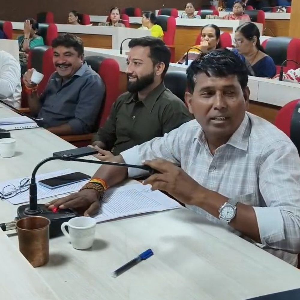 જૂનાગઢ મનપા સામાન્ય સભા::​વિપક્ષનો રોડ,ઓડિટ અને વીમા મુદ્દે હંગામો,કોર્પોરેટર પ્રવીણ વાઘેલાના વર્તન સામે વિપક્ષનો વિરોધ, જનતા માટે અકસ્માત વીમો ઉતારવા લલિત પરસાણાની માંગ