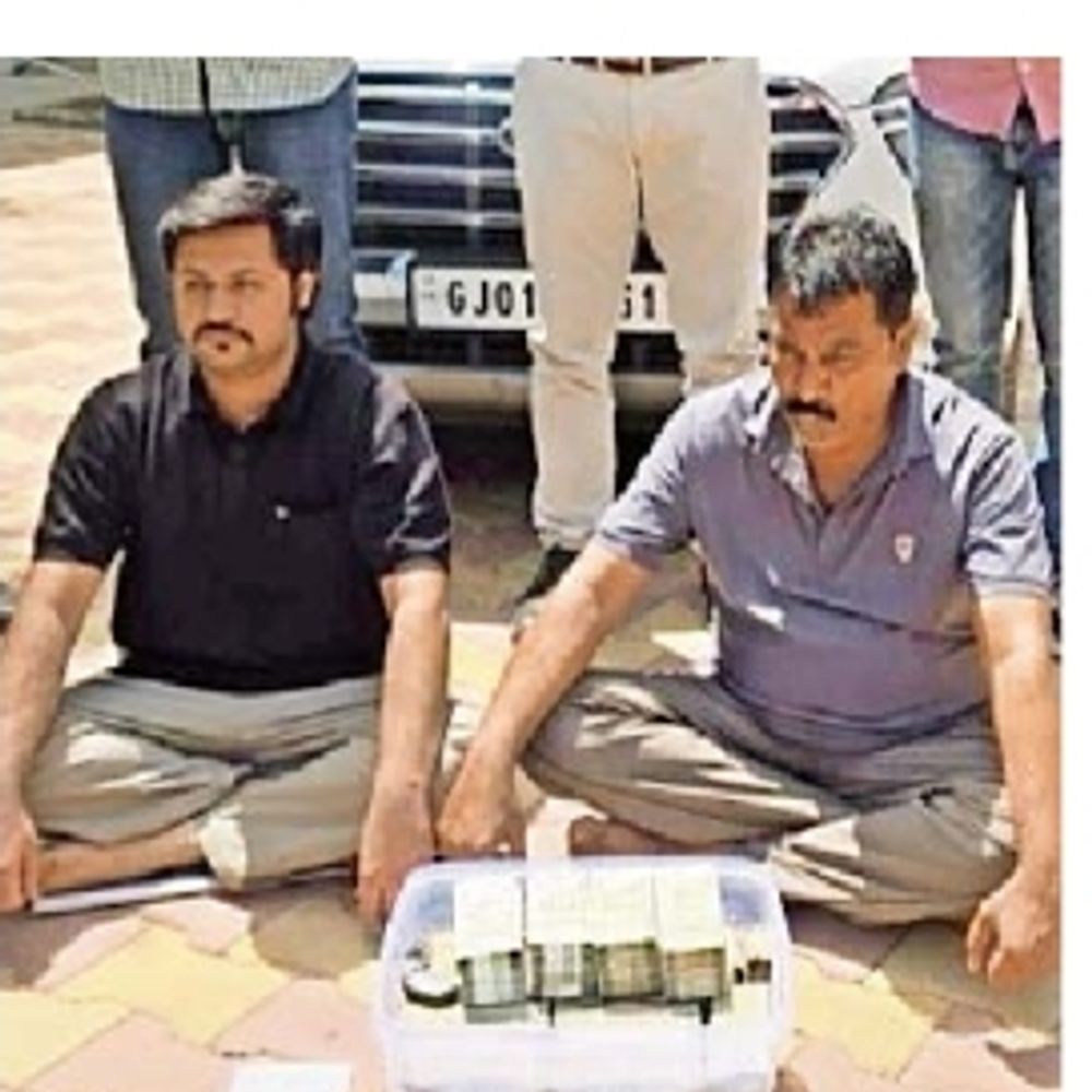 ધરપકડ:સસ્તું સોનું આપવાની લાલચ આપી 75 લાખની ઠગાઈ કરનાર બે શખ્સો ઝડપાયા