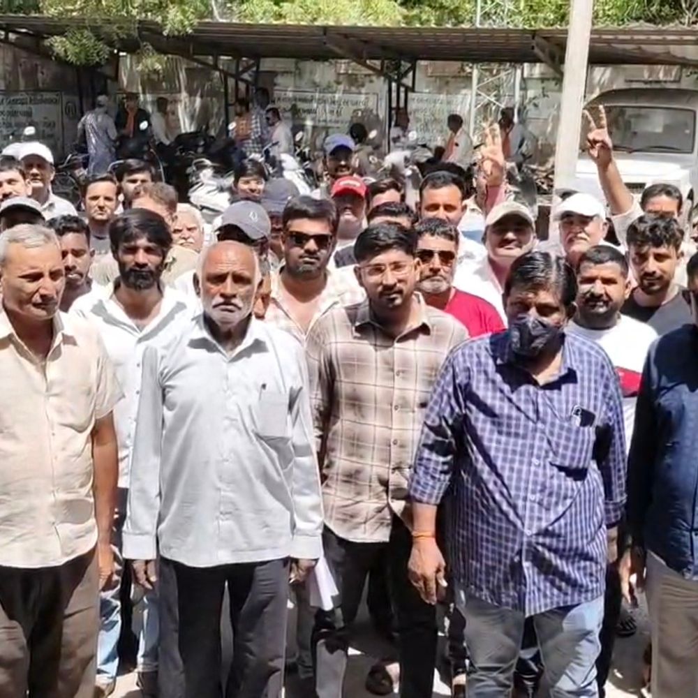 ભાજપના પૂર્વ સદસ્યોએ બળવો કર્યો:પિતા-પુત્રએ અપક્ષ ઉમેદવારી નોંધાવતા રાજકીય માહોલ ગરમાયો