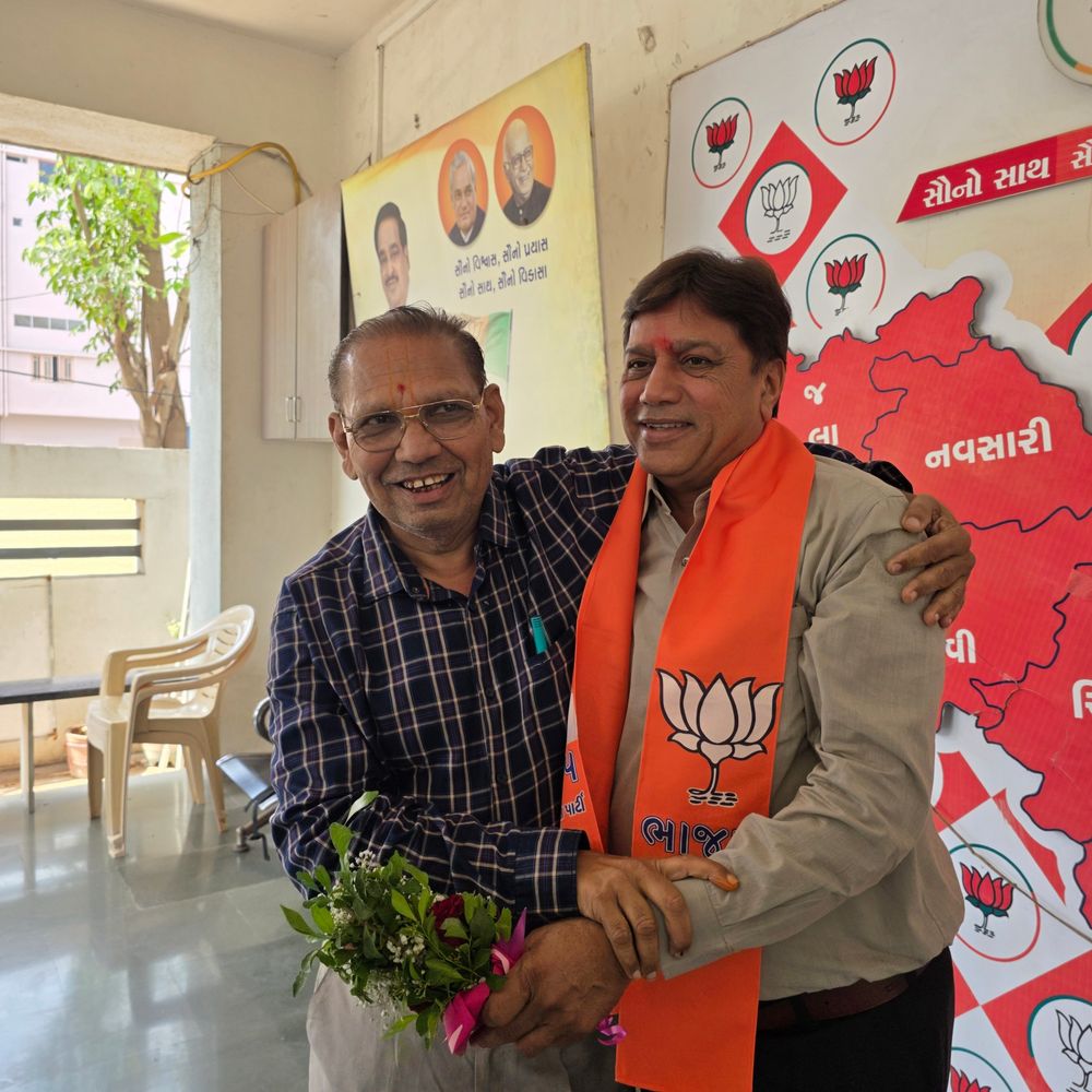 ભાજપના 'ચાણક્ય' ચૂંટણી મેદાને:નવસારી વોર્ડ-2માંથી અશોક ધોરાજીયાને ટિકિટ, ચાર દાયકાથી વધુ સમયથી સંગઠનમાં સક્રિય છતાં પ્રથમવાર ચૂંટણી લડશે