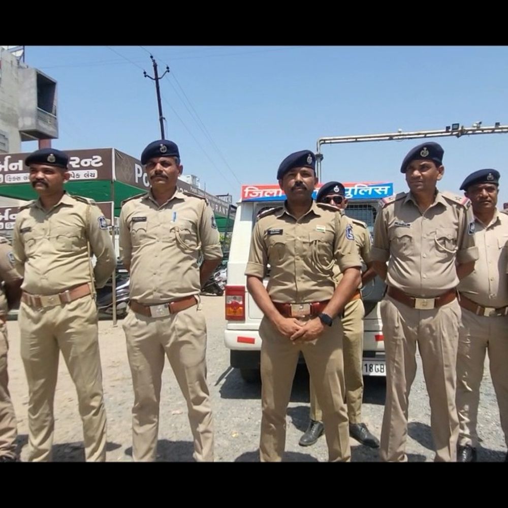 અરવલ્લીમાં ટ્રાફિક મેગા ડ્રાઇવ શરૂ:બ્લેક ફિલ્મ, ઓવરસ્પીડિંગ સામે કડક કાર્યવાહી, ચૂંટણી સુધી ચાલુ રહેશે