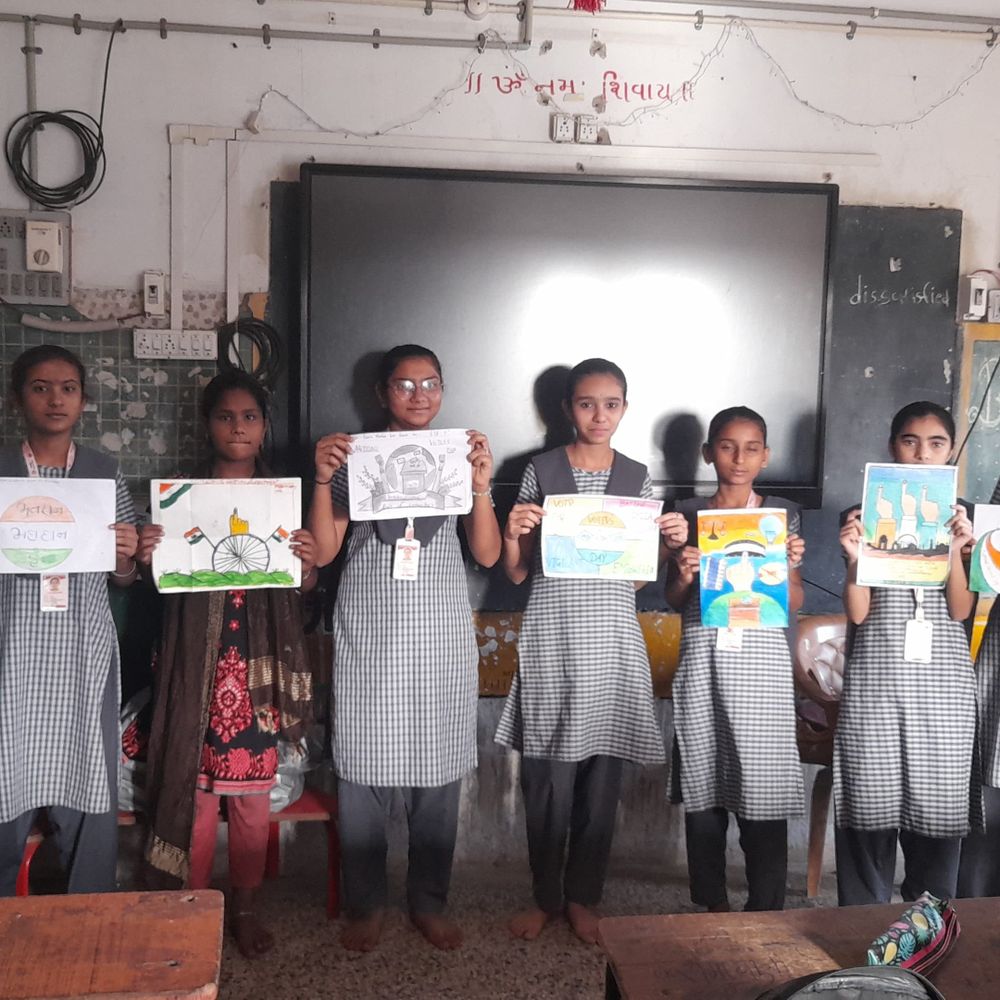 જોરાવરનગર શાળાના બાળકો મતદાન જાગૃતિ અભિયાનમાં જોડાયા:શહેરી વિસ્તારોમાં ચિત્ર સ્પર્ધા અને રેલીનું આયોજન