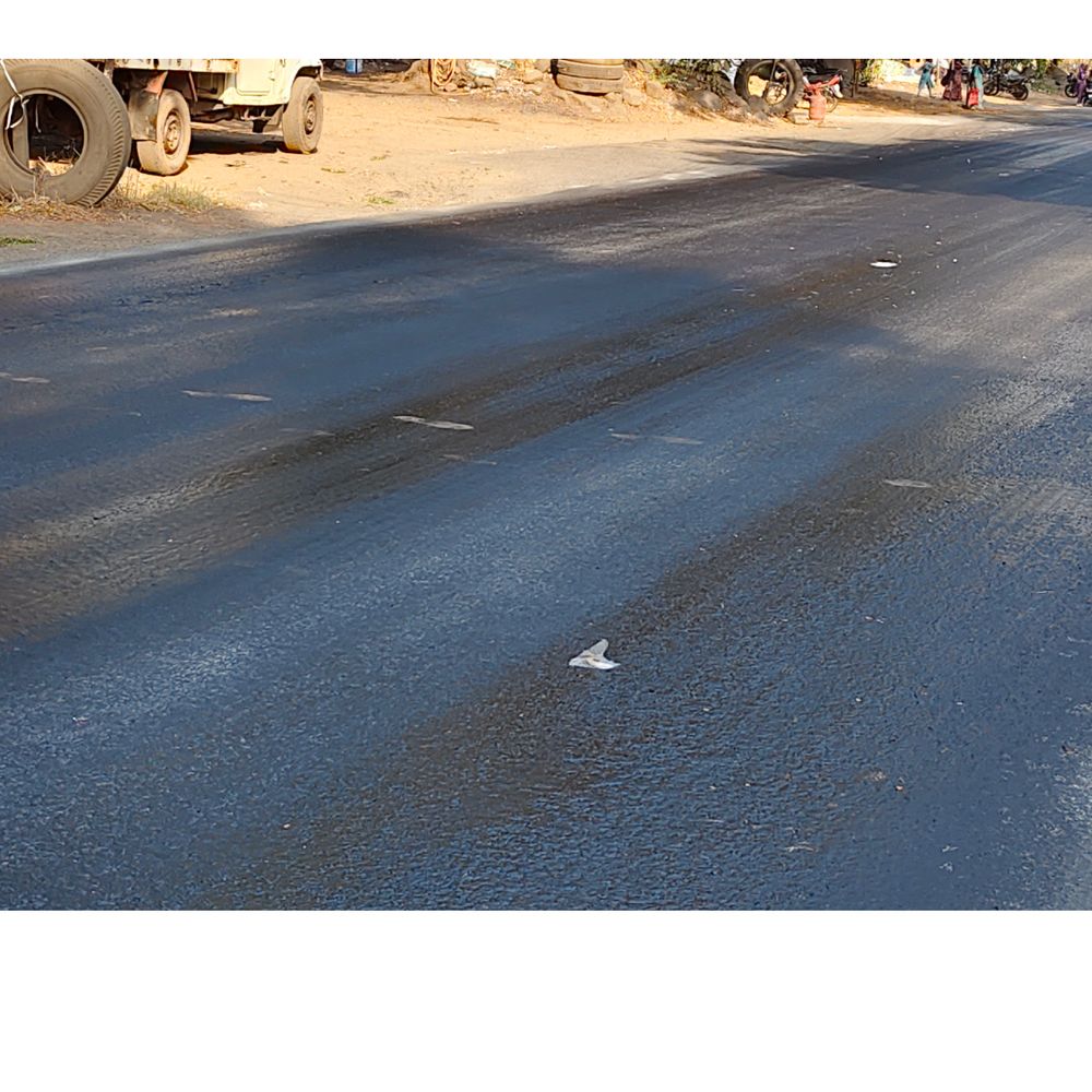 ગરમીથી માંડવા નજીક NH-848 પર 500 મીટર સુધી ડામર પીગળ્યો: વાહનચાલકોને ભારે મુશ્કેલી.