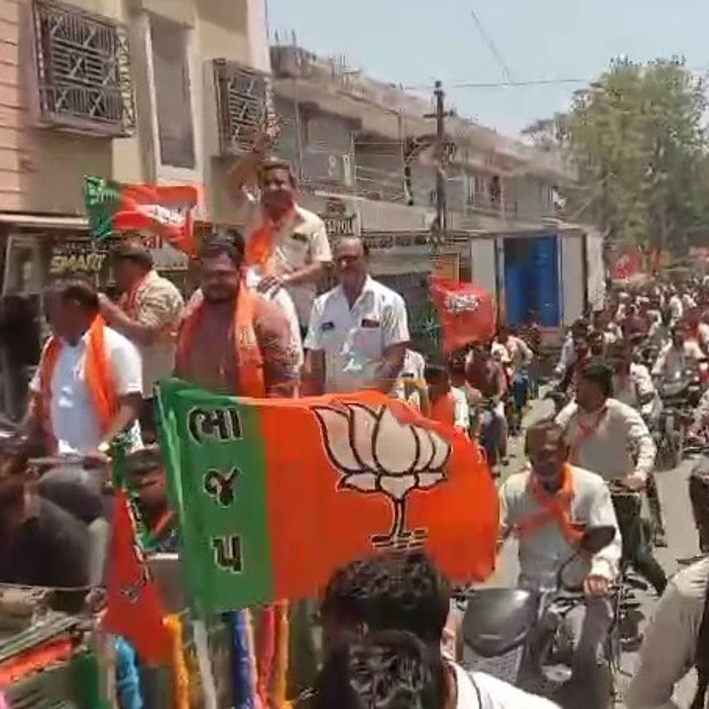 જૂનાગઢમાં પક્ષપલટા અને નારાજગીનો દૌર શરૂ:ભેસાણથી ભૂપત ભાયાણી મેદાનમાં, કેશોદમાં મહિલા નેતાનો કેસરીયો ત્યાગી 'આપ'માં પ્રવેશ, પત્નીને ટિકિટ મળતા પતિ નારાજ