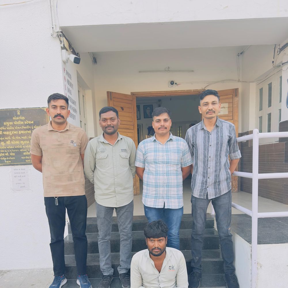 LCB: રાજકોટના બે ગુનામાં ફરાર આરોપીને અમરેલી LCBએ હિંડોરણામાંથી ઝડપ્યો.