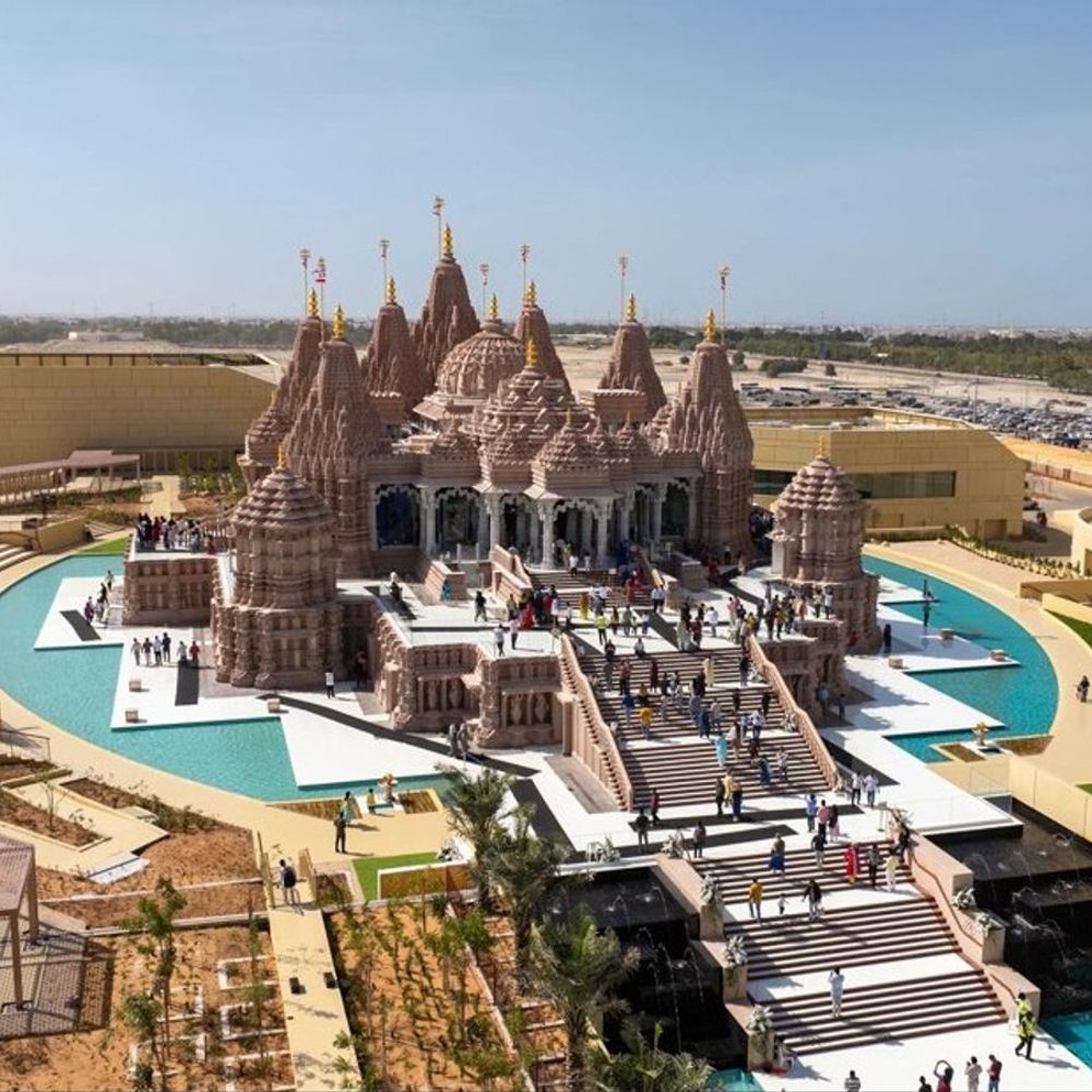 14 એપ્રિલથી ફરી ખૂલશે અબૂ ધાબીનું BAPS મંદિર:મિડલ ઈસ્ટમાં તણાવના કારણે બંધ કરાયું હતું, મુલાકાત પહેલા જાણી લો રજીસ્ટ્રેશન અને ડ્રેસ કોડના નિયમો