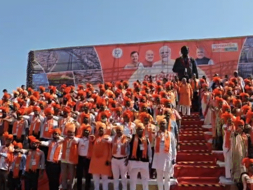 15 મનપાના BJP ઉમેદવારોના ચૂંટણી પ્રચારની શરૂઆત: અમદાવાદમાં 192 ઉમેદવારોએ જનસેવાનો સંકલ્પ લીધો, CMએ ફોટો પડાવ્યો.