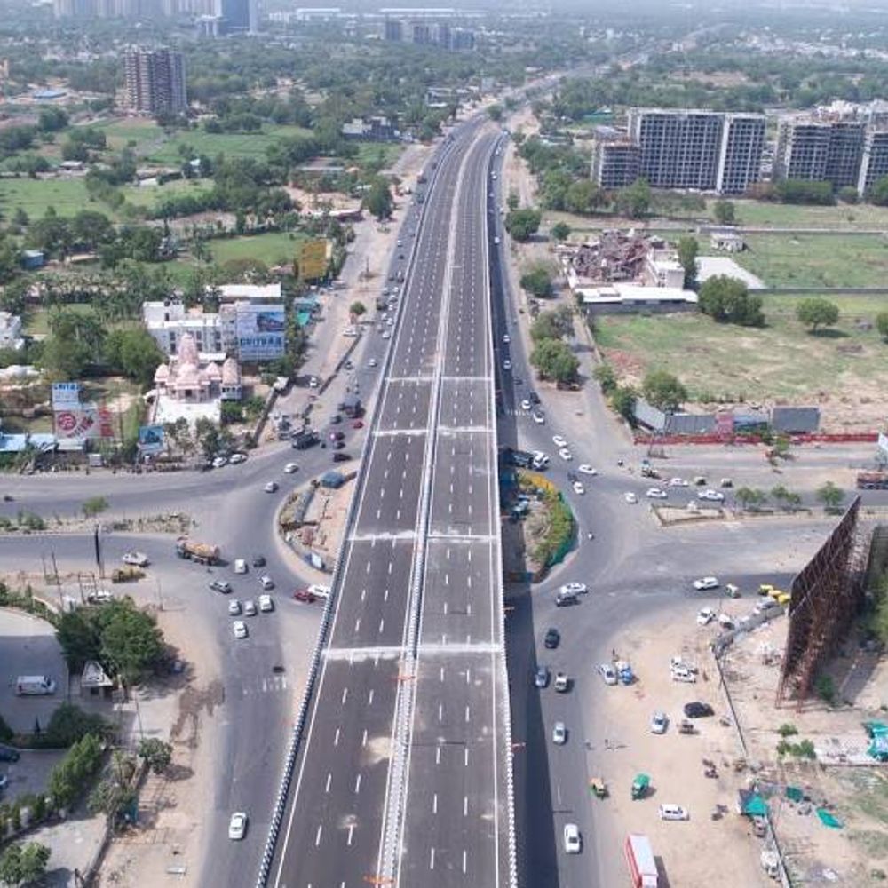 ભાસ્કર એક્સક્લુસિવ:ખામીયુક્ત ડિઝાઇનને કારણે શહેરનાં 10 મોટાં જંક્શન ટ્રાફિક માટે બોટલનેક બન્યાં