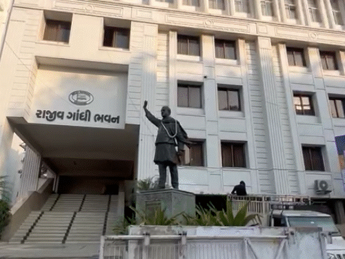 કોંગ્રેસનું સસ્પેન્સ, ભાજપનો ડર અને ટીમ જગદીશ વિશ્વકર્માની ચિંતા: ચૂંટણીમાં પક્ષોની અસમંજસ સ્થિતિ!