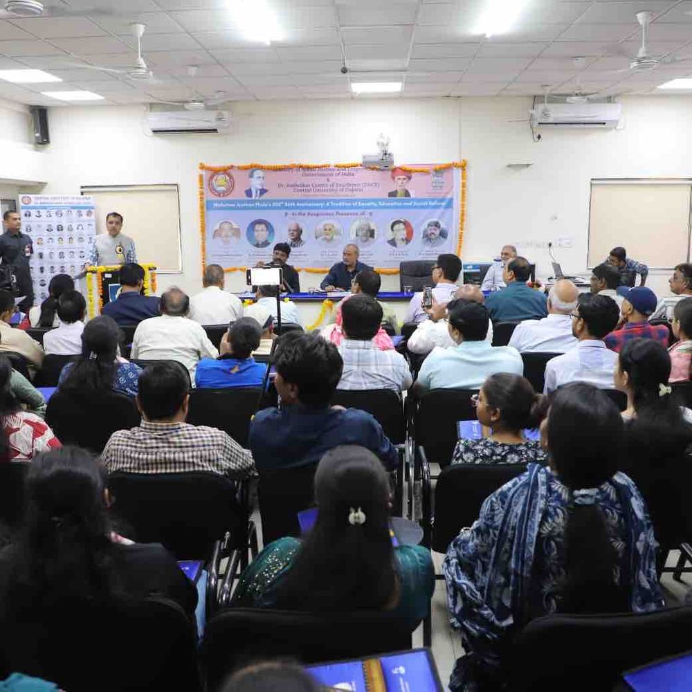 CUG ખાતે જ્યોતિરાવ ફૂલેની 200મી જન્મજયંતિની ઉજવણી: સામાજિક ન્યાય અને સશક્તિકરણ પર રાષ્ટ્રીય સેમિનાર યોજાયો.