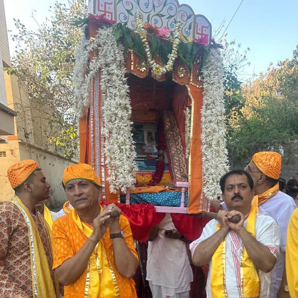 ધર્મોત્સવ: ગોમતી કુંડથી વરણાગી પ્રસ્થાન, ભક્તોનો જયઘોષ - Mahaprabhuji's વરણાગી procession from Gomti Kund with devotee's chants.